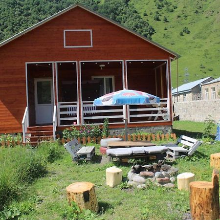 Warm House Guest House Kazbegi Exterior foto