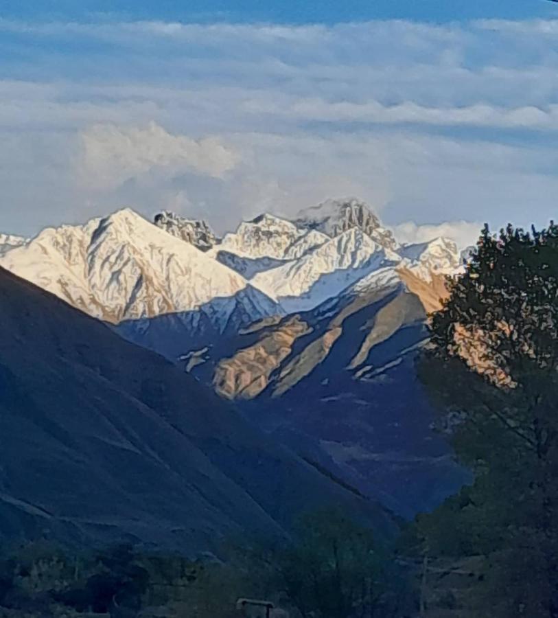 Warm House Guest House Kazbegi Exterior foto
