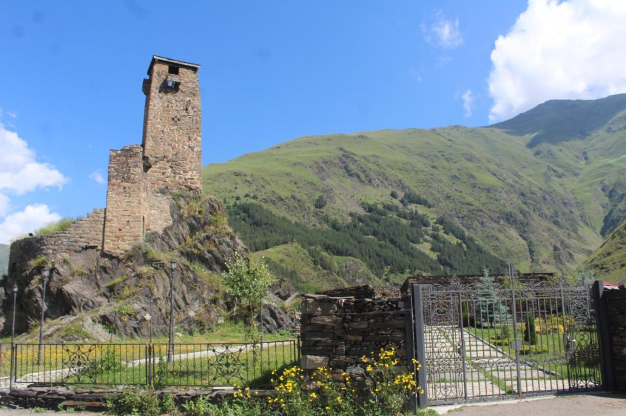 Warm House Guest House Kazbegi Exterior foto